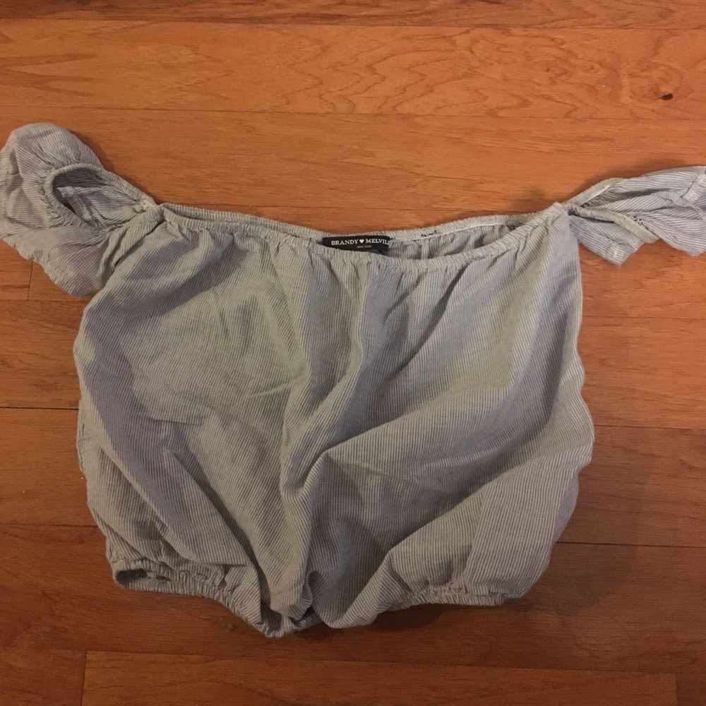 Brandy Melville off the shoulder top